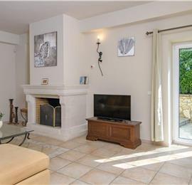 3 bedroom villa with heated pool in Kassiopi, Corfu, sleeps 6